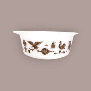 PYREX Mid Century White and Brown Early American Bowl 1.5 quart #472 - No Lid